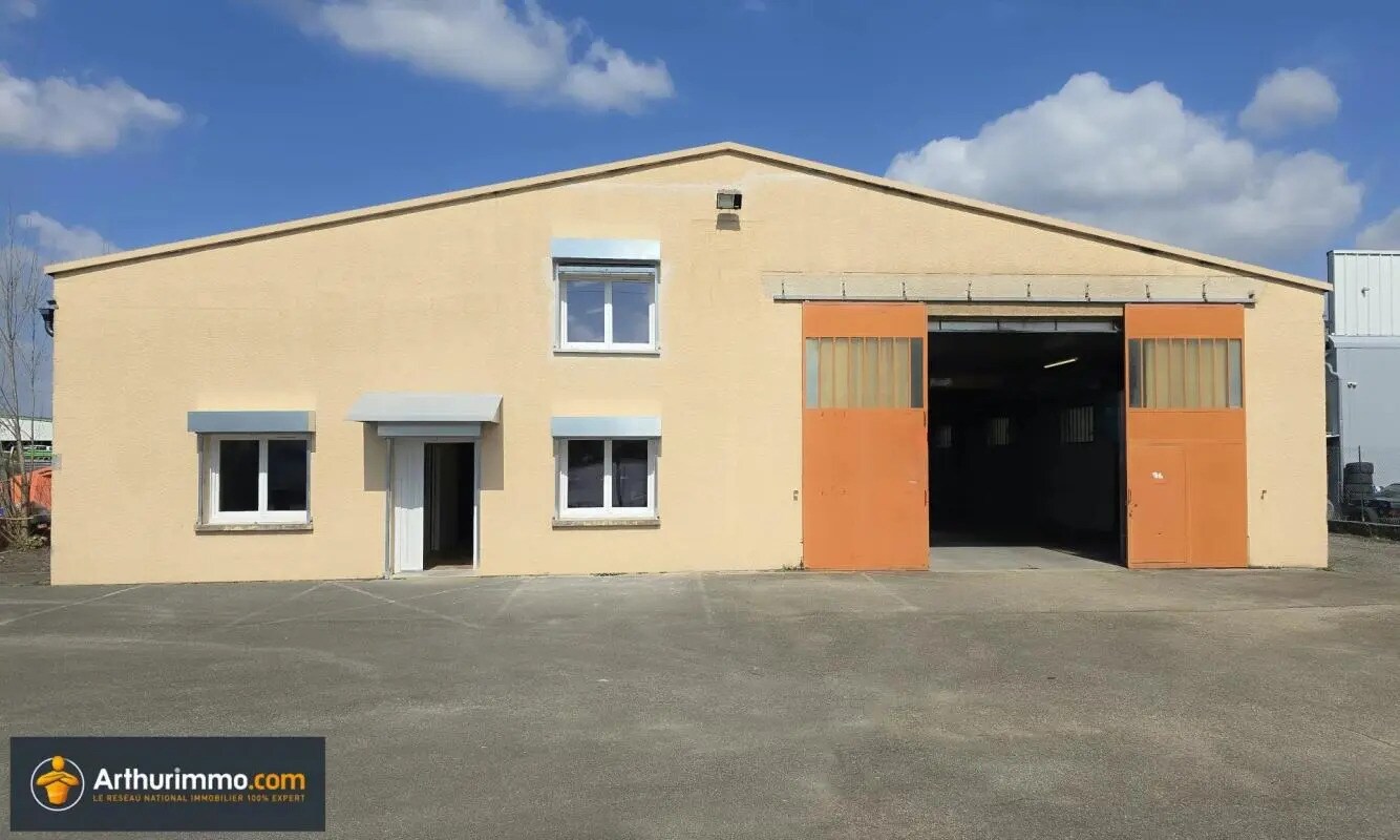 Industrial in Bourgoin-Jallieu for lease Building Photo- Image 1 of 32
