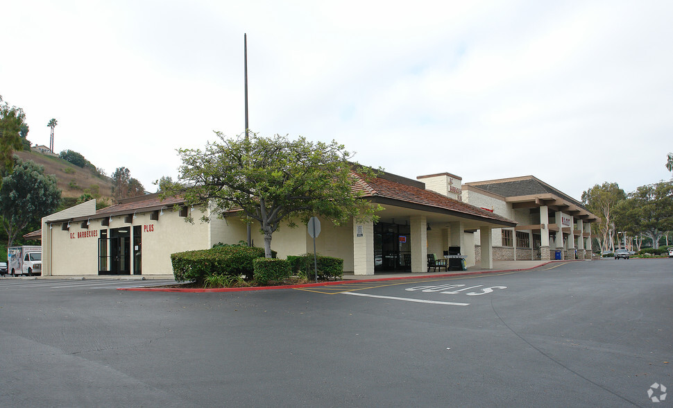 30202-30272 Crown Valley Pky, Laguna Niguel, CA for lease - Primary Photo - Image 1 of 7