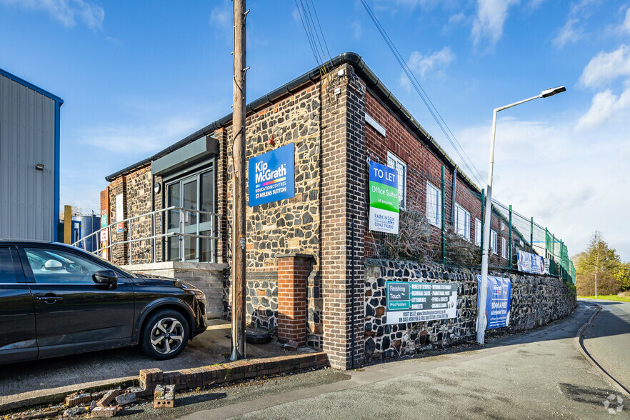 Worsley Brow, St Helens for lease - Building Photo - Image 3 of 4