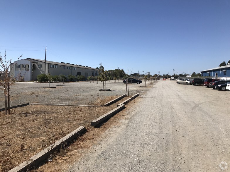 901 Lindberg Ln, Petaluma, CA for sale - Primary Photo - Image 1 of 1