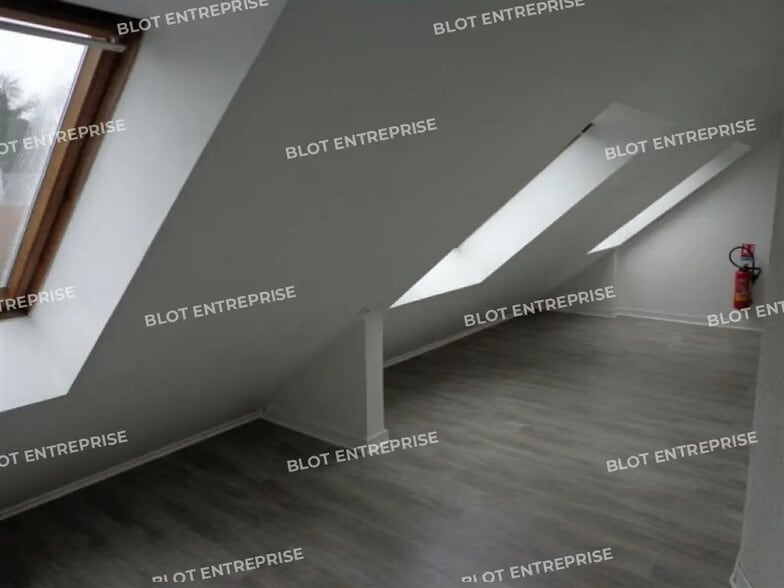 Office in Quimper for lease - Interior Photo - Image 3 of 8