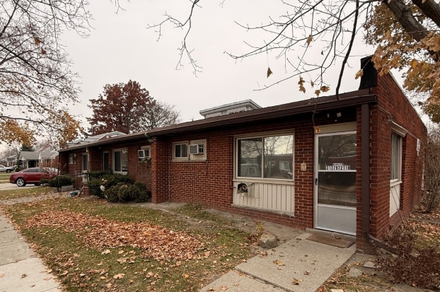 15405 E 11 Mile Rd, Roseville, MI for sale - Building Photo - Image 3 of 8