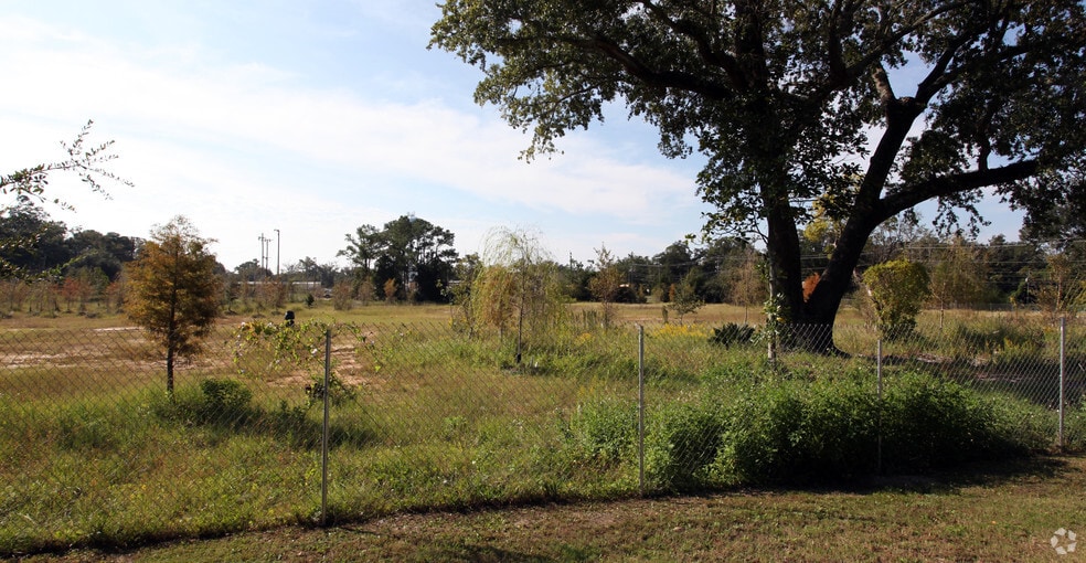 2006 Government St, Ocean Springs, MS for sale - Building Photo - Image 2 of 9