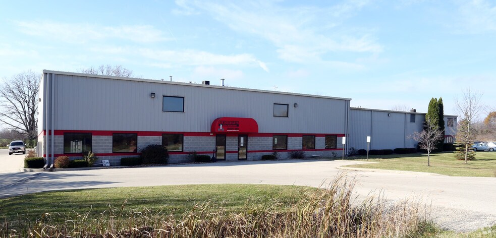 2720-2730 E Progress Dr, West Bend, WI for sale - Primary Photo - Image 1 of 1