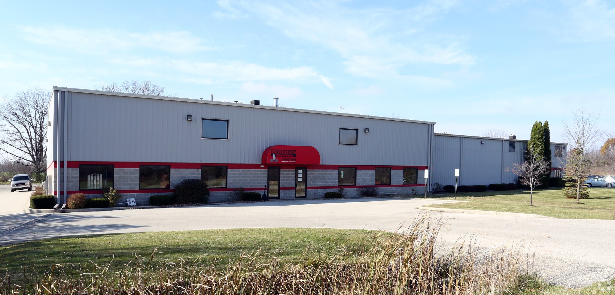 2720-2730 E Progress Dr, West Bend, WI for sale Primary Photo- Image 1 of 1