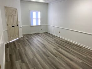 370 Neff Ave, Harrisonburg, VA for lease Interior Photo- Image 1 of 6