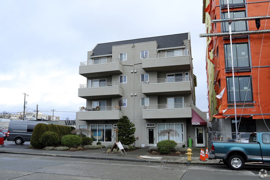 4520-4524 SW 44th Ave, Seattle, WA for sale - Building Photo - Image 1 of 1