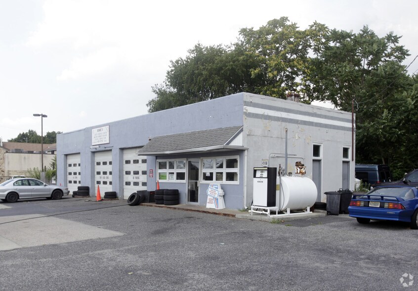 526 W Broad St, Paulsboro, NJ 08066