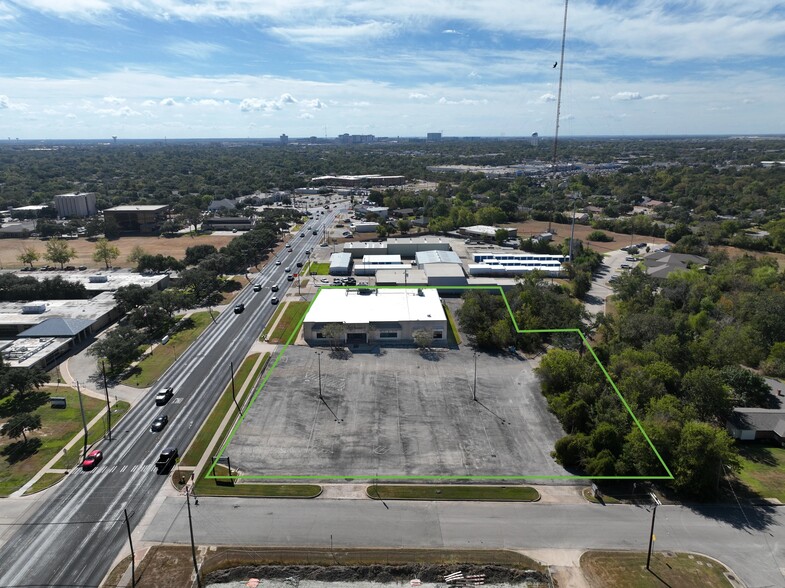 2504 Kent St, Bryan, TX for sale - Building Photo - Image 2 of 17