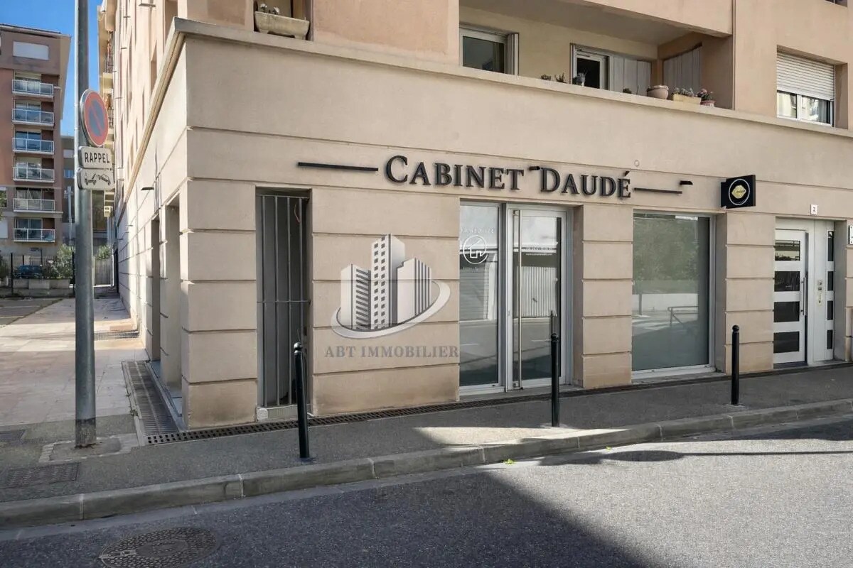 Retail in Aix-en-Provence for sale Building Photo- Image 1 of 7