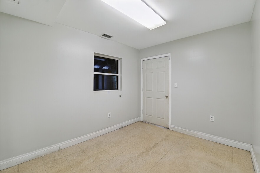 9822 Anderson Rd, Tampa, FL for sale - Building Photo - Image 3 of 22