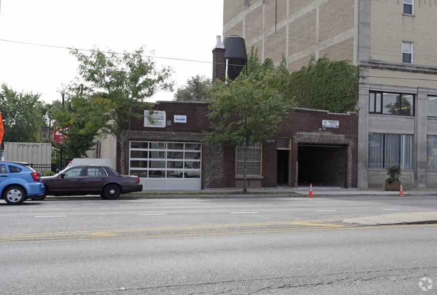 2429 W Irving Park Rd, Chicago, IL for lease - Building Photo - Image 3 of 5