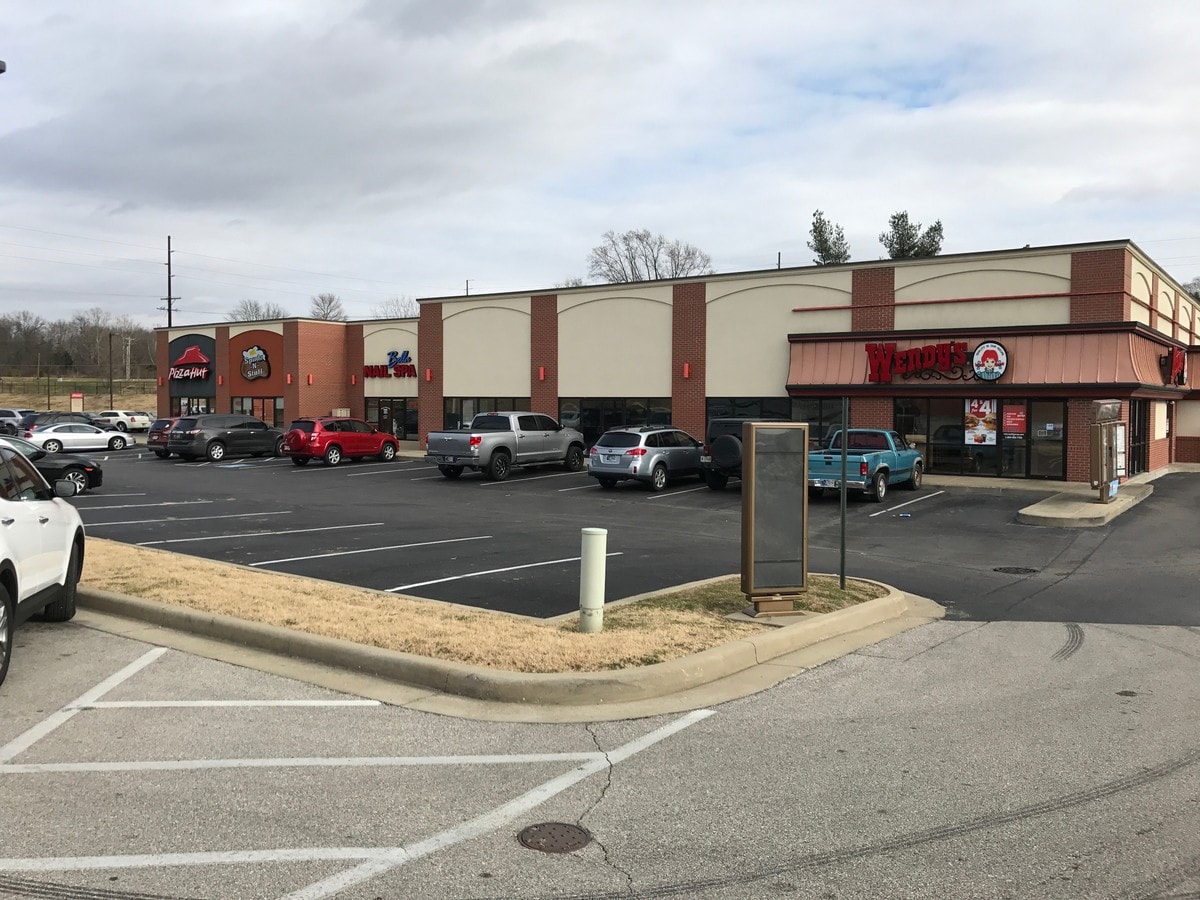 601 E Boonville New Harmony Rd, Evansville, IN 47725