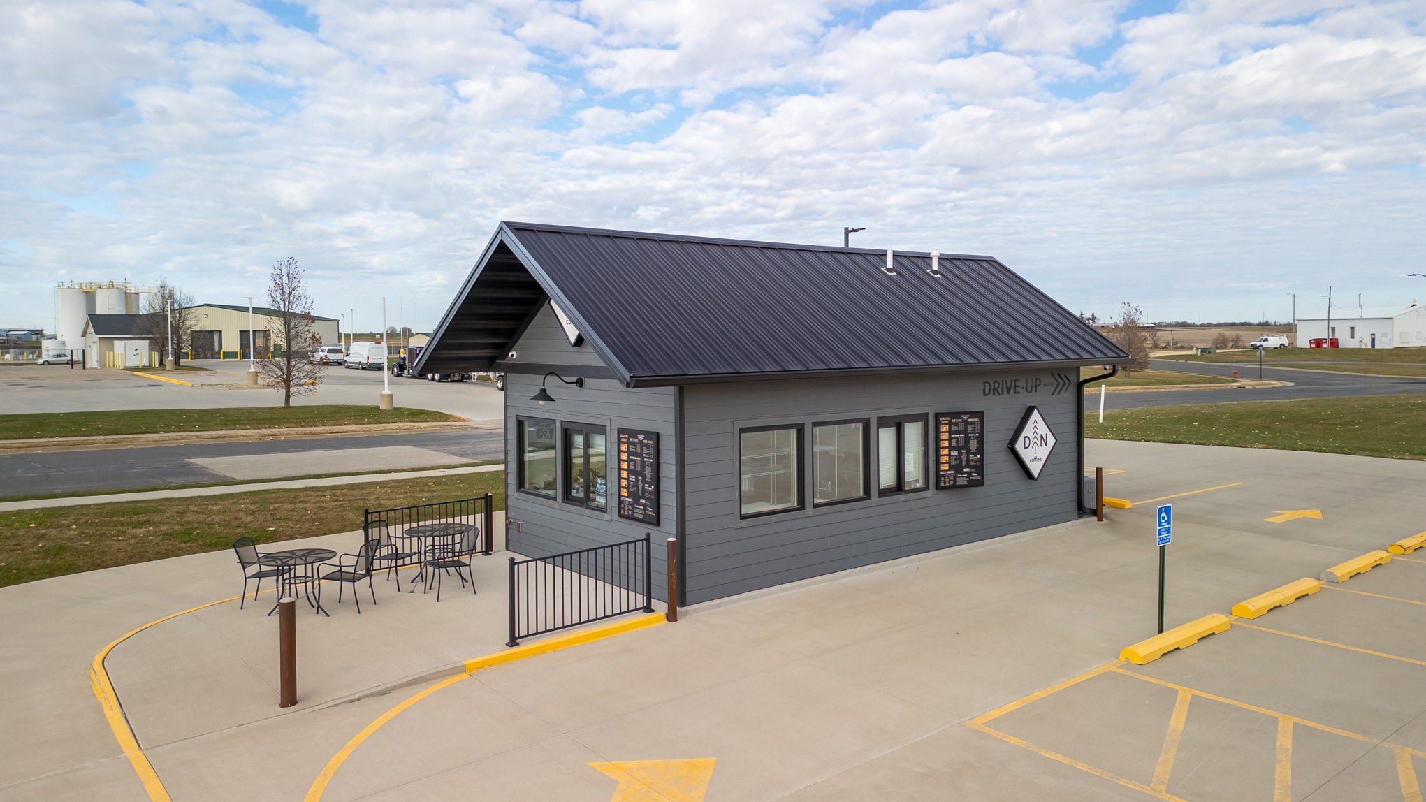 331 Sandstone Dr NW, Eyota, MN for lease Interior Photo- Image 1 of 7