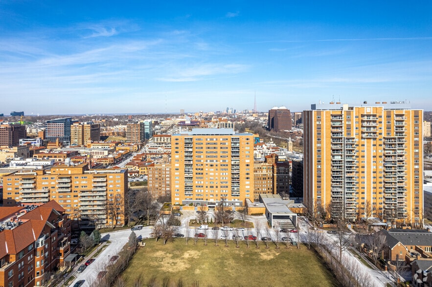 121 W 48th St, Kansas City, MO for lease - Aerial - Image 3 of 16