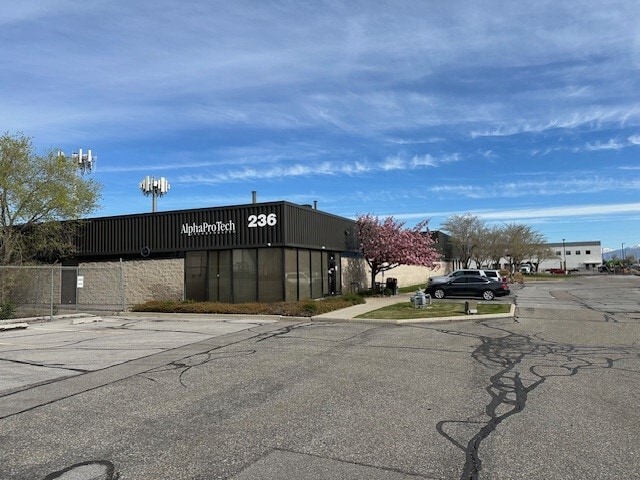 236 N 2200 W, Salt Lake City, UT for lease Building Photo- Image 1 of 7
