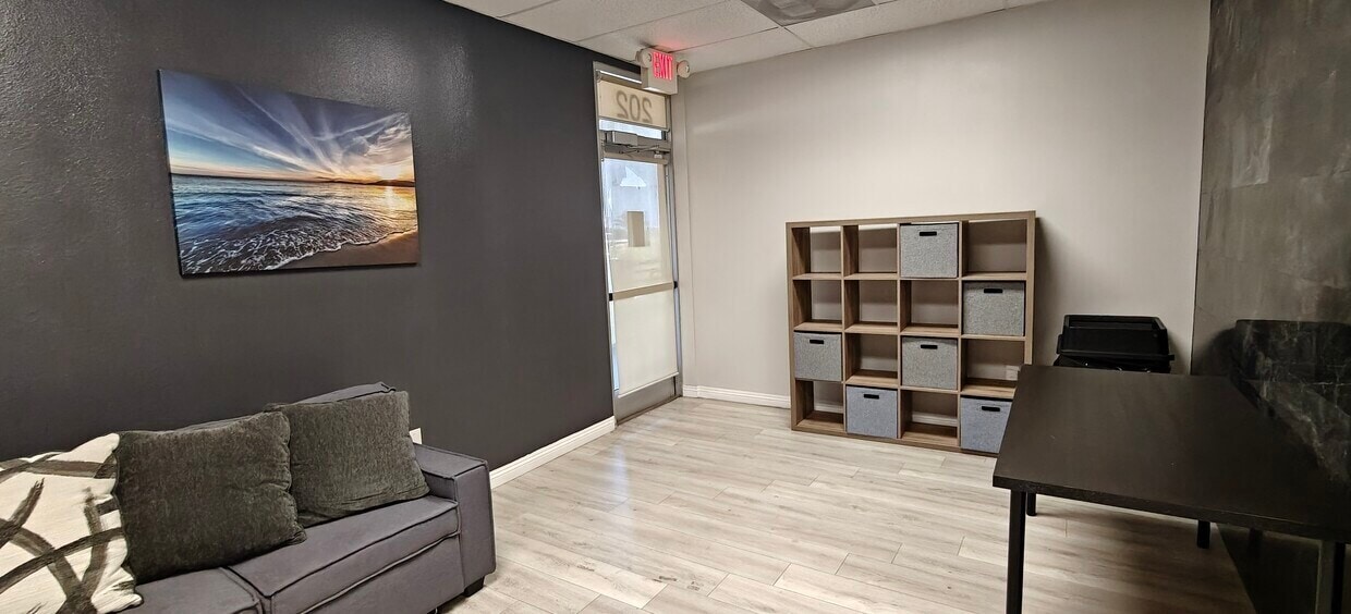 68 Rio Rancho Rd, Pomona, CA for lease Interior Photo- Image 1 of 5