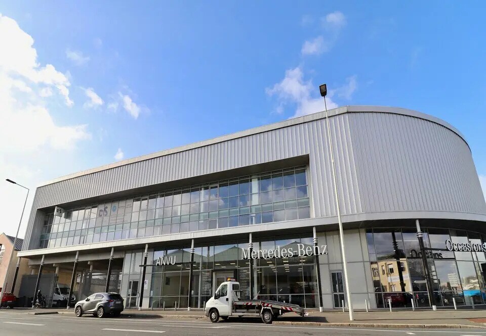 Location Bureaux 210 m² - Photo 1