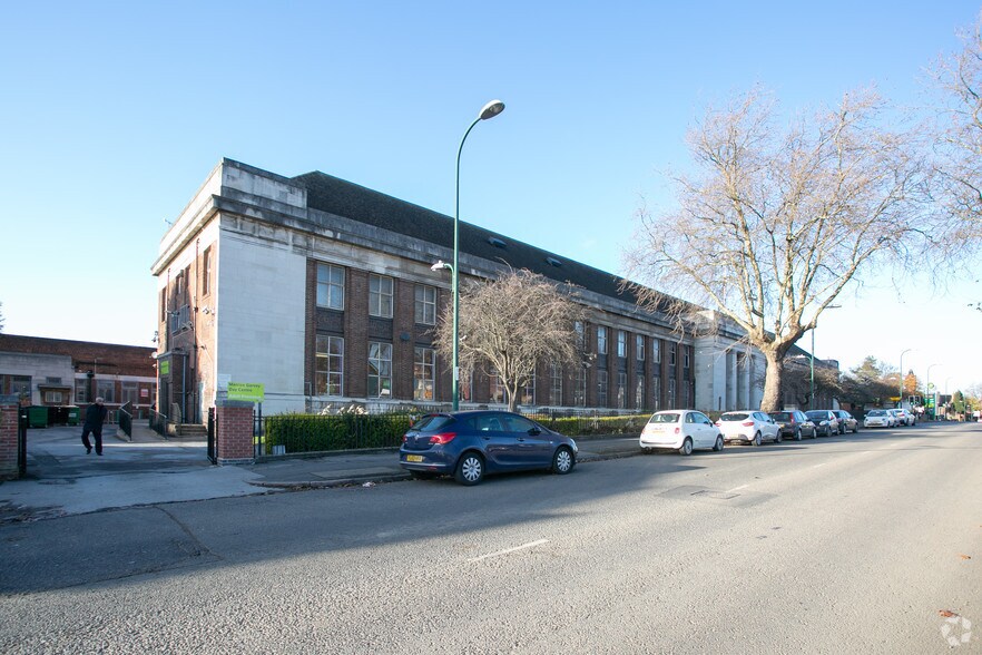 Lenton Blvd, Nottingham for sale - Primary Photo - Image 1 of 1