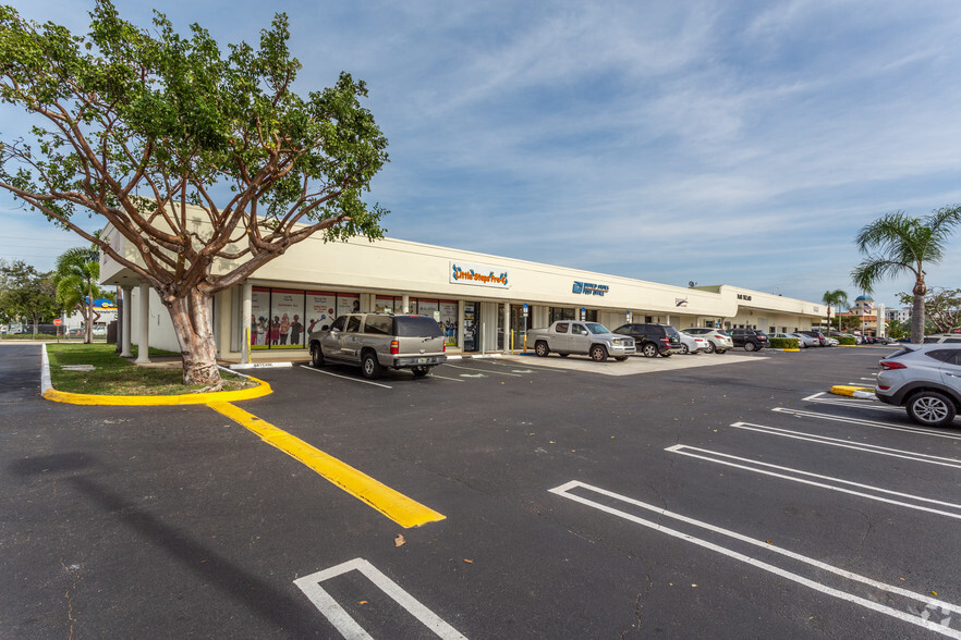 9823 E Hibiscus St, Miami, FL for lease - Primary Photo - Image 1 of 22