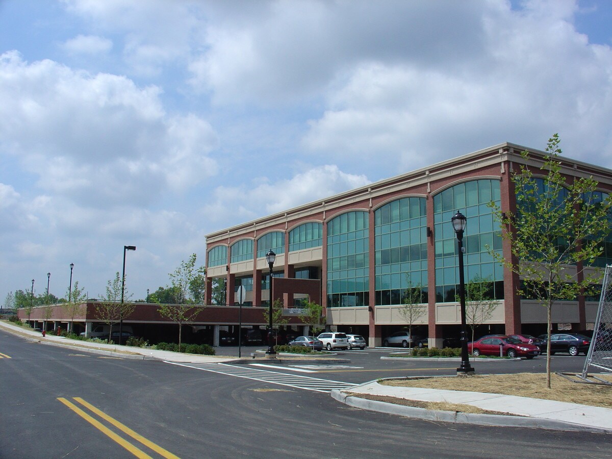 200 Riverfront Blvd, Elmwood Park, NJ 07407