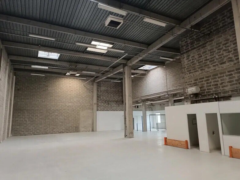 9 Chaussée Jules César, Osny for lease - Interior Photo - Image 3 of 51