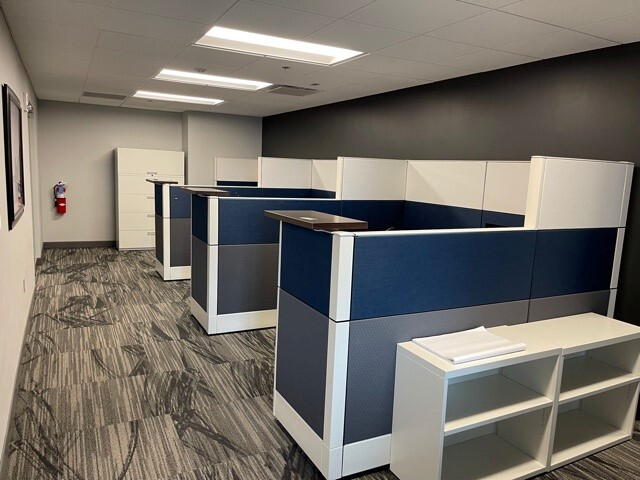 220 Lyon St NW, Grand Rapids, MI for lease - Interior Photo - Image 2 of 24