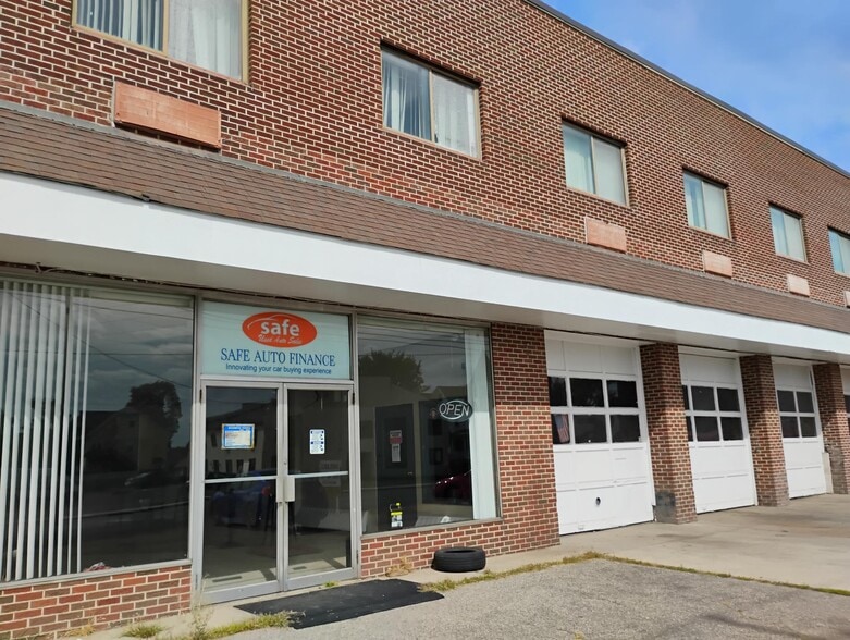 233 White St, Danbury, CT for lease - Building Photo - Image 2 of 5