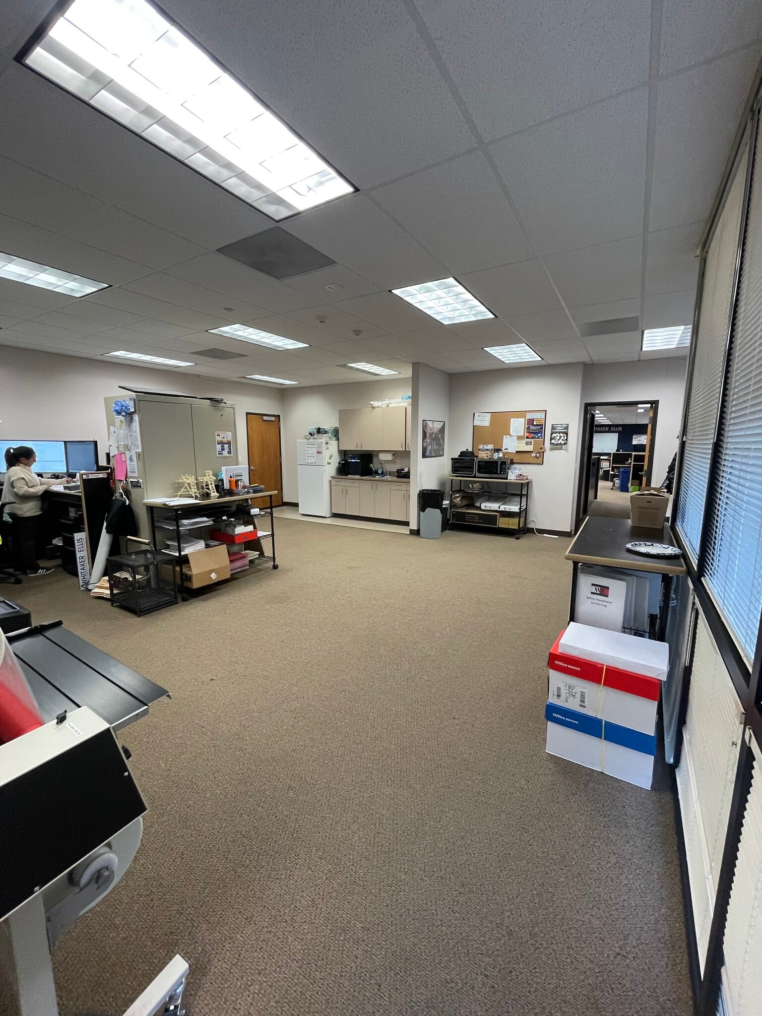 7180 SW Sandburg St, Tigard, OR for lease Interior Photo- Image 1 of 3