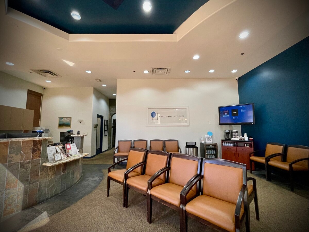 9481 E Ironwood Square Dr, Scottsdale, AZ 85258 - Unit 101 - - Interior Photo - Image 1 of 4