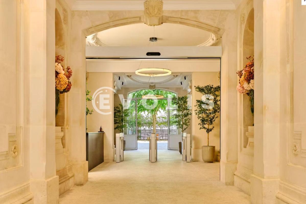 Office in Paris for lease Building Photo- Image 1 of 9
