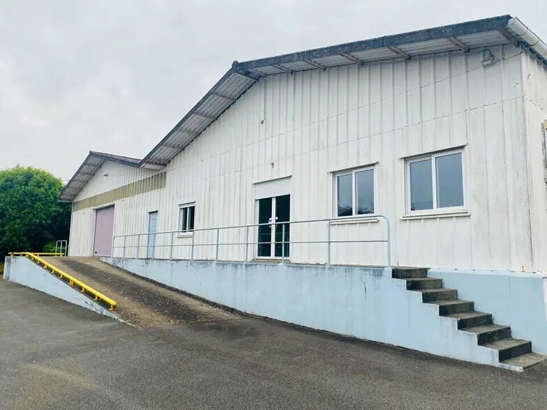 Office in Quimper for lease - Building Photo - Image 1 of 5
