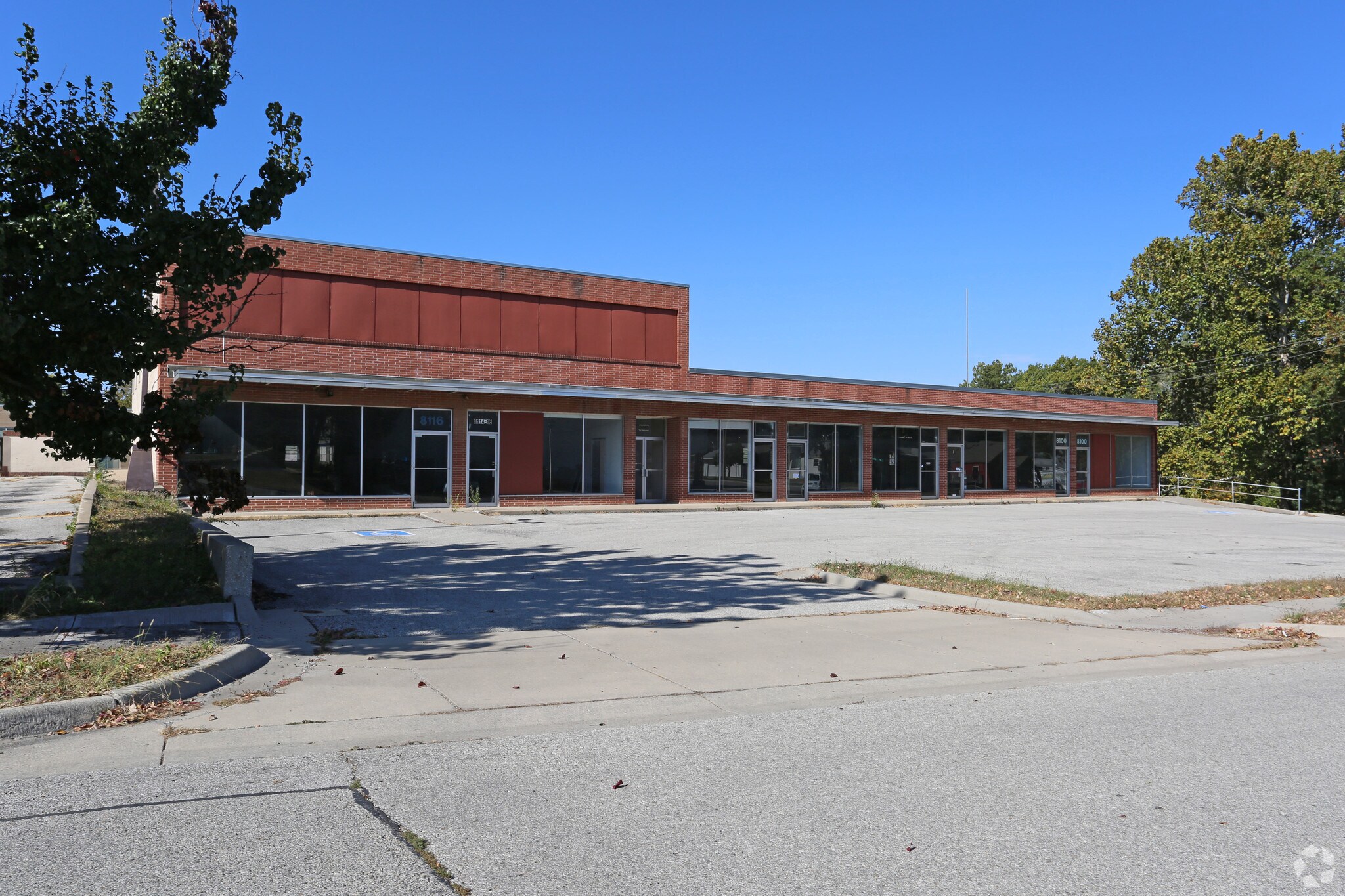 8100-8116 Newton St, Overland Park, KS for sale Primary Photo- Image 1 of 1