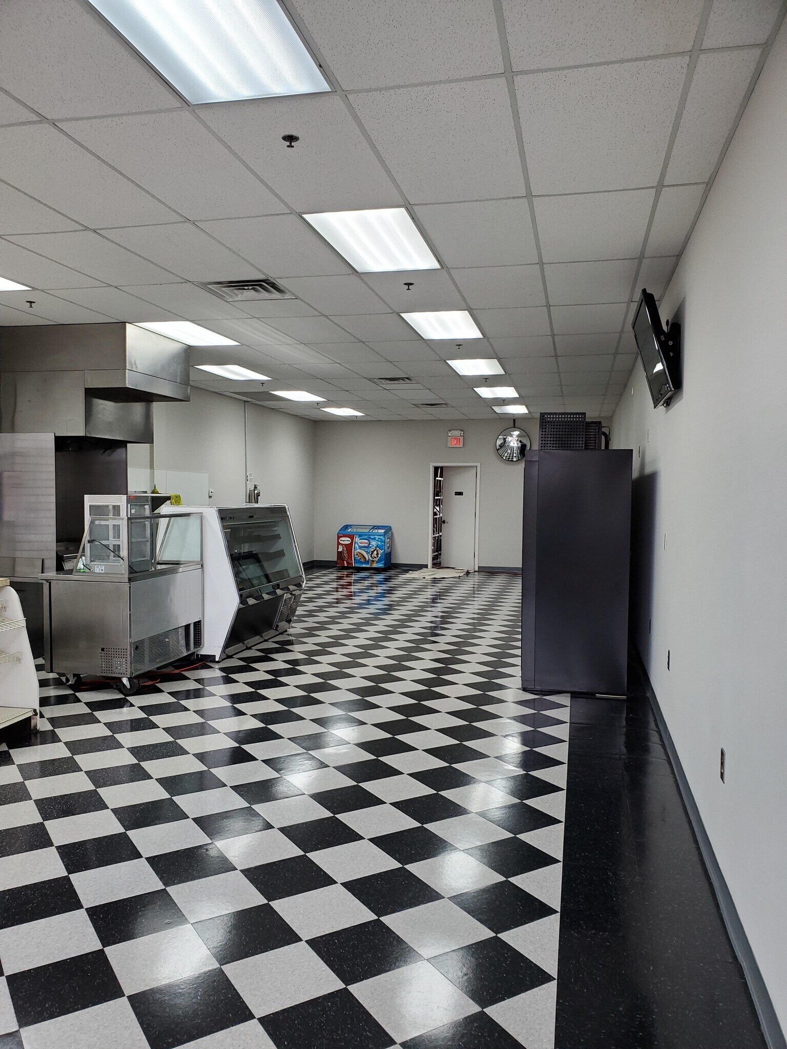 136 Talmadge Rd, Edison, NJ 08817 Retail for Lease