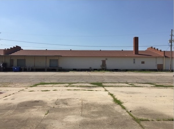 7600 Fort Chaffee Blvd, Fort Smith, AR for lease - Primary Photo - Image 2 of 17