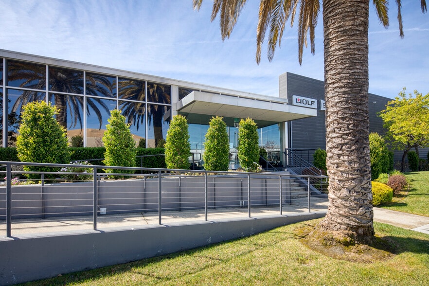 1755 Rollins Rd, Burlingame, CA for lease - Primary Photo - Image 1 of 22