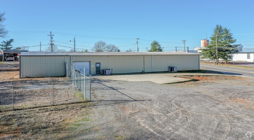 1809 W Front St, Statesville West, NC for sale - Building Photo - Image 3 of 4