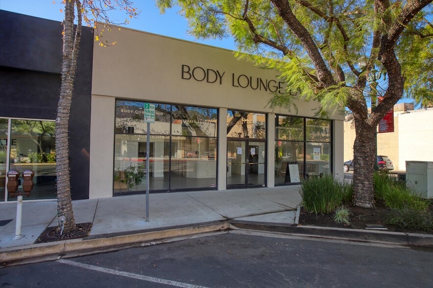 2240 Honolulu Ave, Montrose, CA for lease - Primary Photo - Image 1 of 16