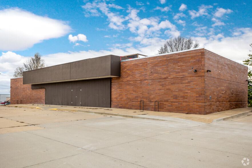 4024 Fleur Dr, Des Moines, IA for lease - Building Photo - Image 3 of 5