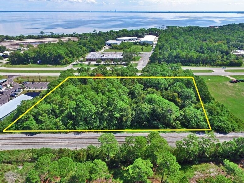 Land in Titusville, FL for sale - Building Photo - Image 1 of 1