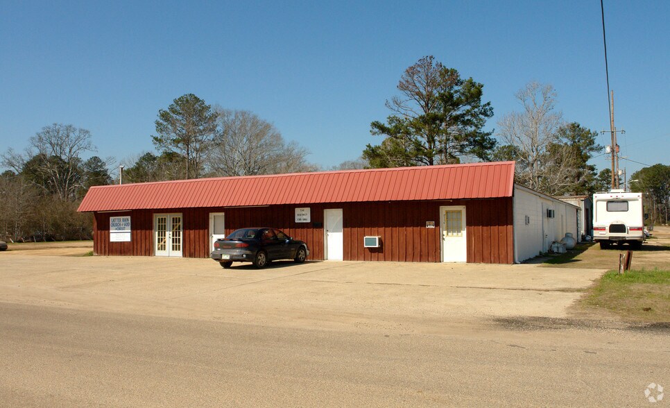215 Court St, Waynesboro, MS 39367