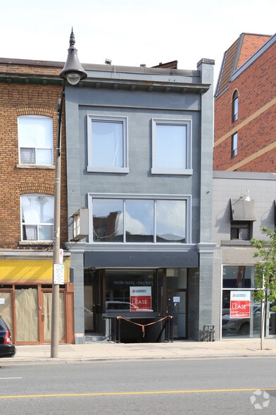 2579 Yonge St, Toronto, ON for lease - Primary Photo - Image 1 of 3
