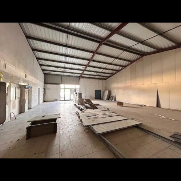 Industrial in Limoges for lease - Interior Photo - Image 1 of 4