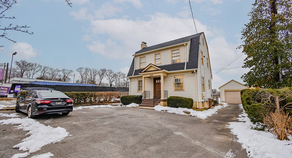 8807 Flower Ave, Silver Spring, MD for sale - Building Photo - Image 1 of 11