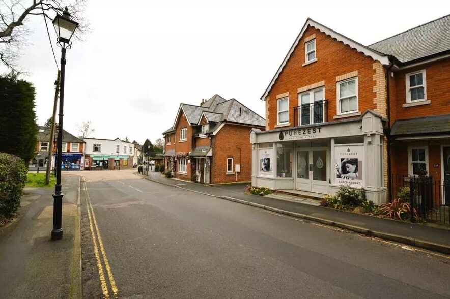 7-13 Updown Hl, Windlesham for lease - Primary Photo - Image 1 of 20