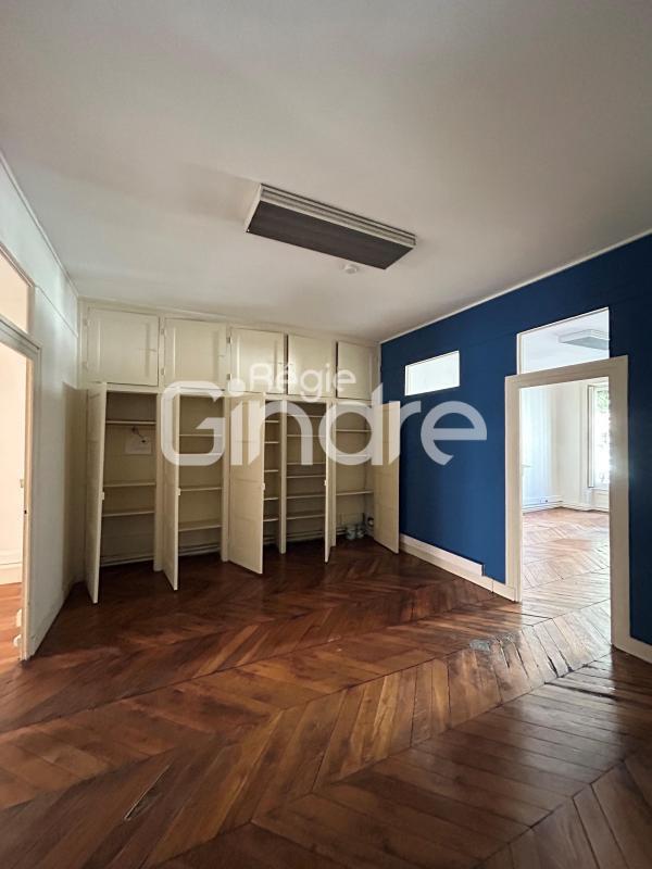 Office in Lyon for lease Building Photo- Image 1 of 26