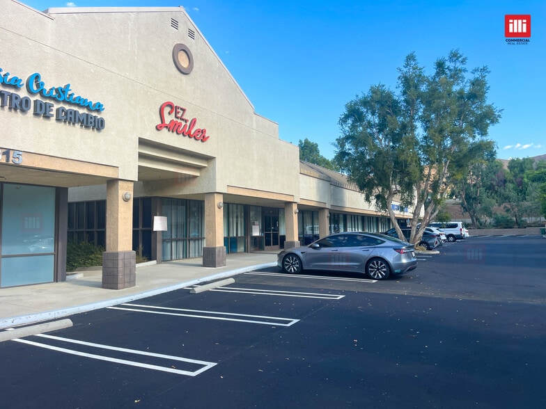 2315-2325 Kuehner Dr, Simi Valley, CA for lease - Building Photo - Image 2 of 14