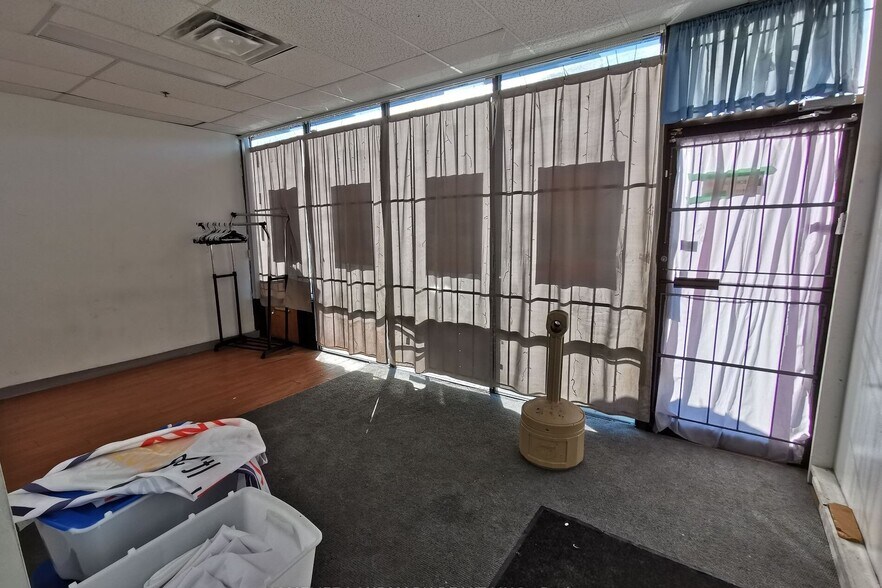 50 Weybright Ct, Toronto, ON for lease - Interior Photo - Image 2 of 3