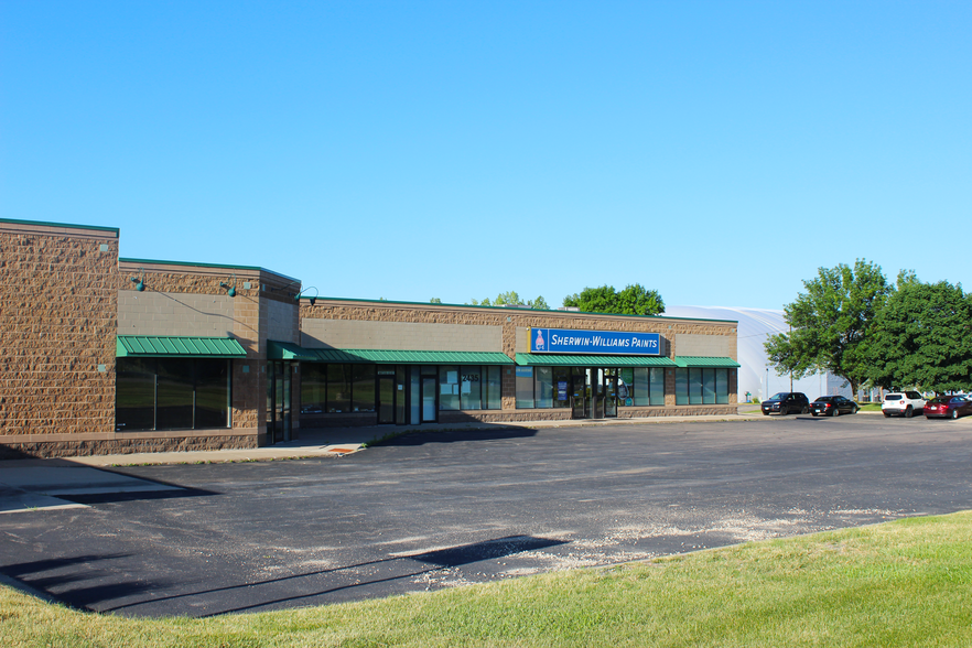 2435 W Wayzata Blvd, Long Lake, MN 55356 - Long Lake Retail Center ...