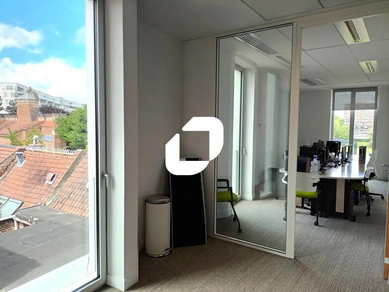 101 Avenue Le Corbusier, Lille for lease - Interior Photo - Image 2 of 10